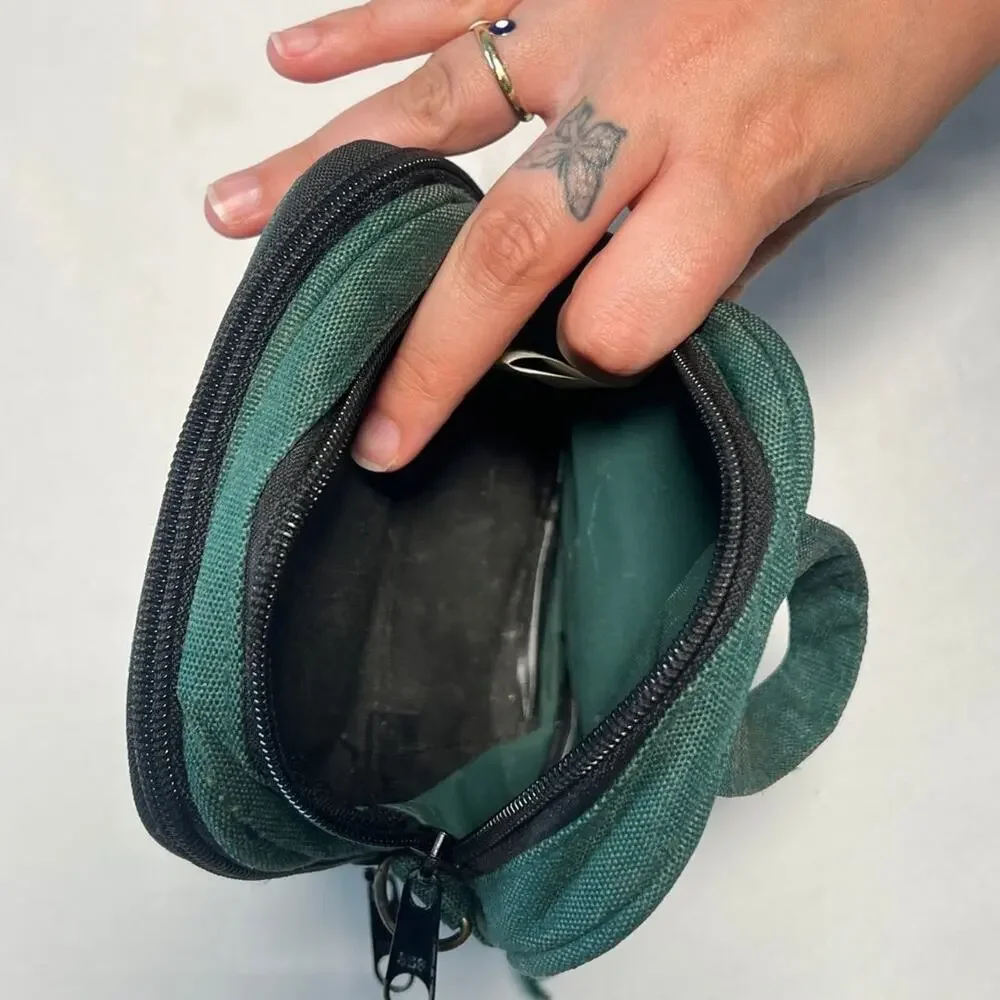 Vintage 1995 Looney Tunes Green Mini Backpack Bag Purse Cross Body Bugs Bunny